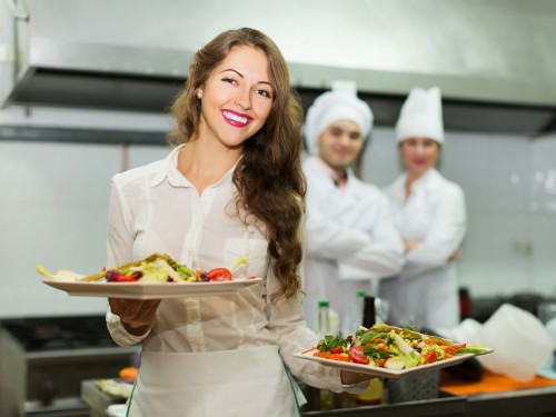 Celoroční nebo sezónní brigáda v cateringu